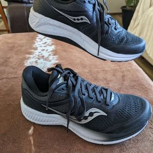 NWT Saucony Omni 19 Womens Running Shoes Sneakers, Black 7.5